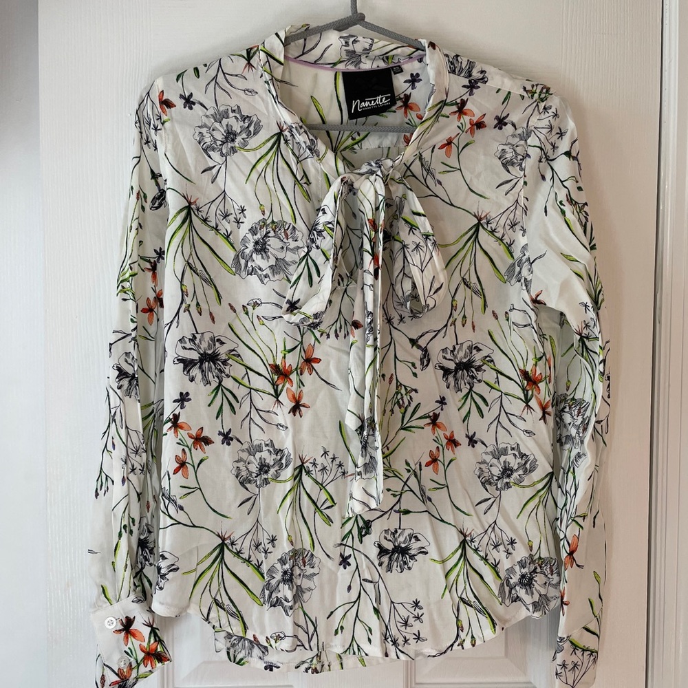 Women’s floral blouse. Size XS